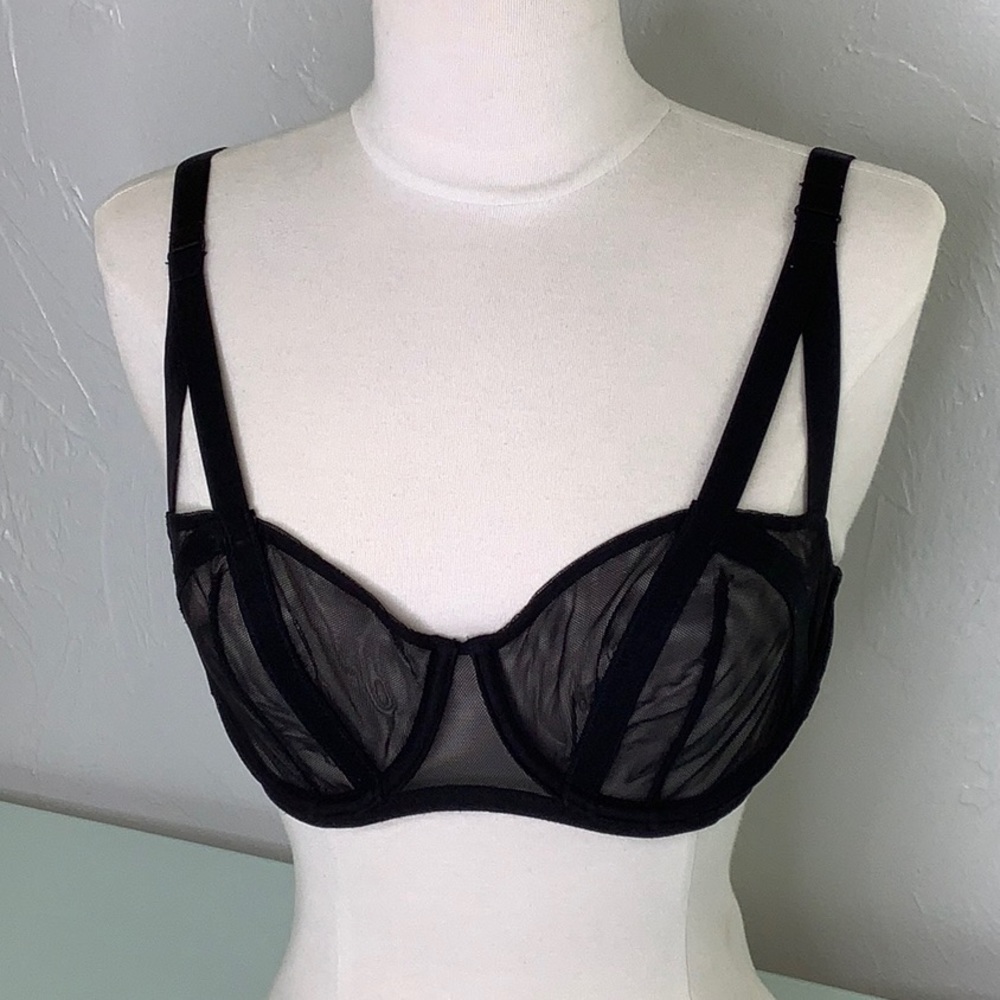Victoria’s Secret Very Sexy unlined Balconet bondage strips bra size 34D EUC